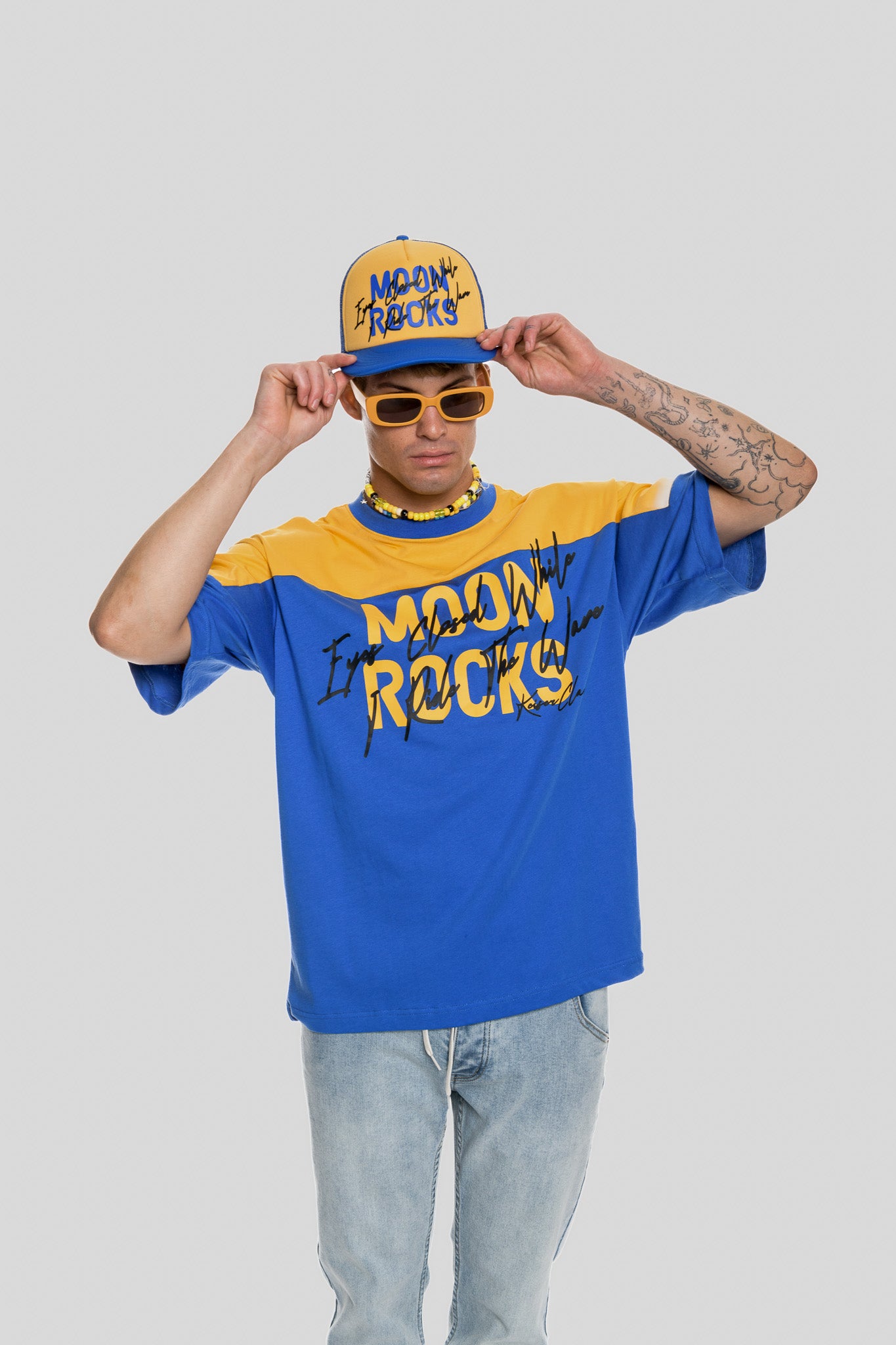 MOON ROCKS TEE